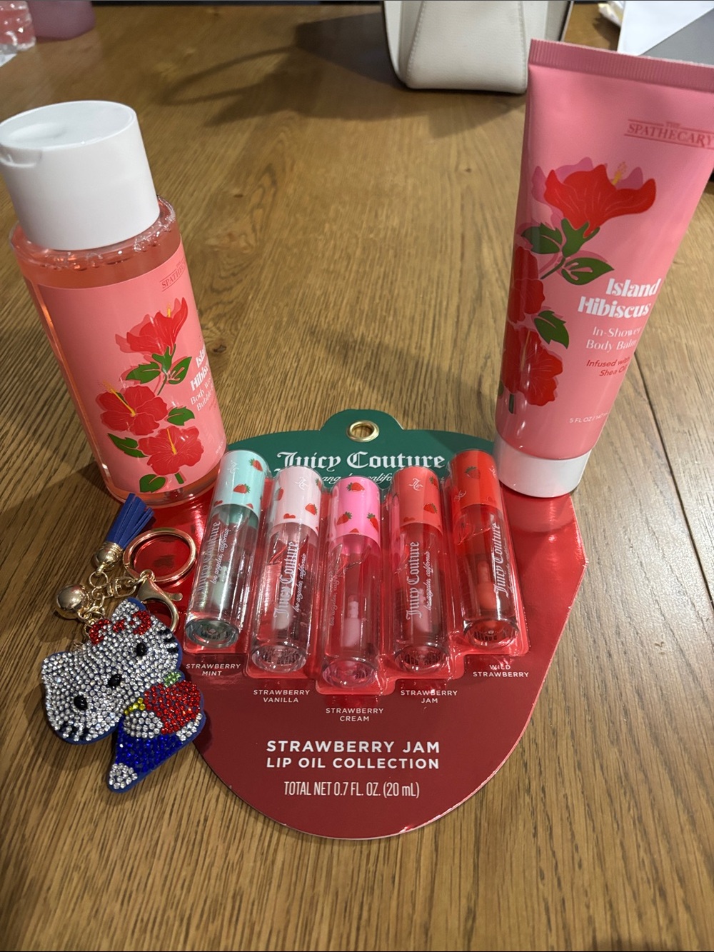 Juicy Couture Strawberry Jam Lip Oil Set/bubble bath and balm/key chain